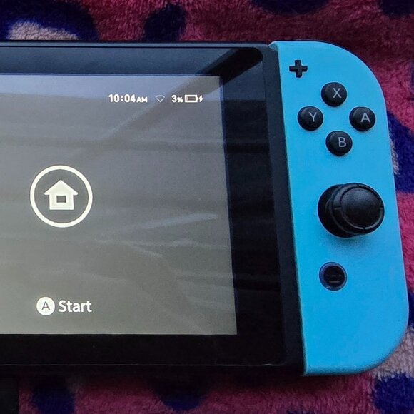 Nintendo Switch (Animal Crossing Version) - Picture 2 of 4